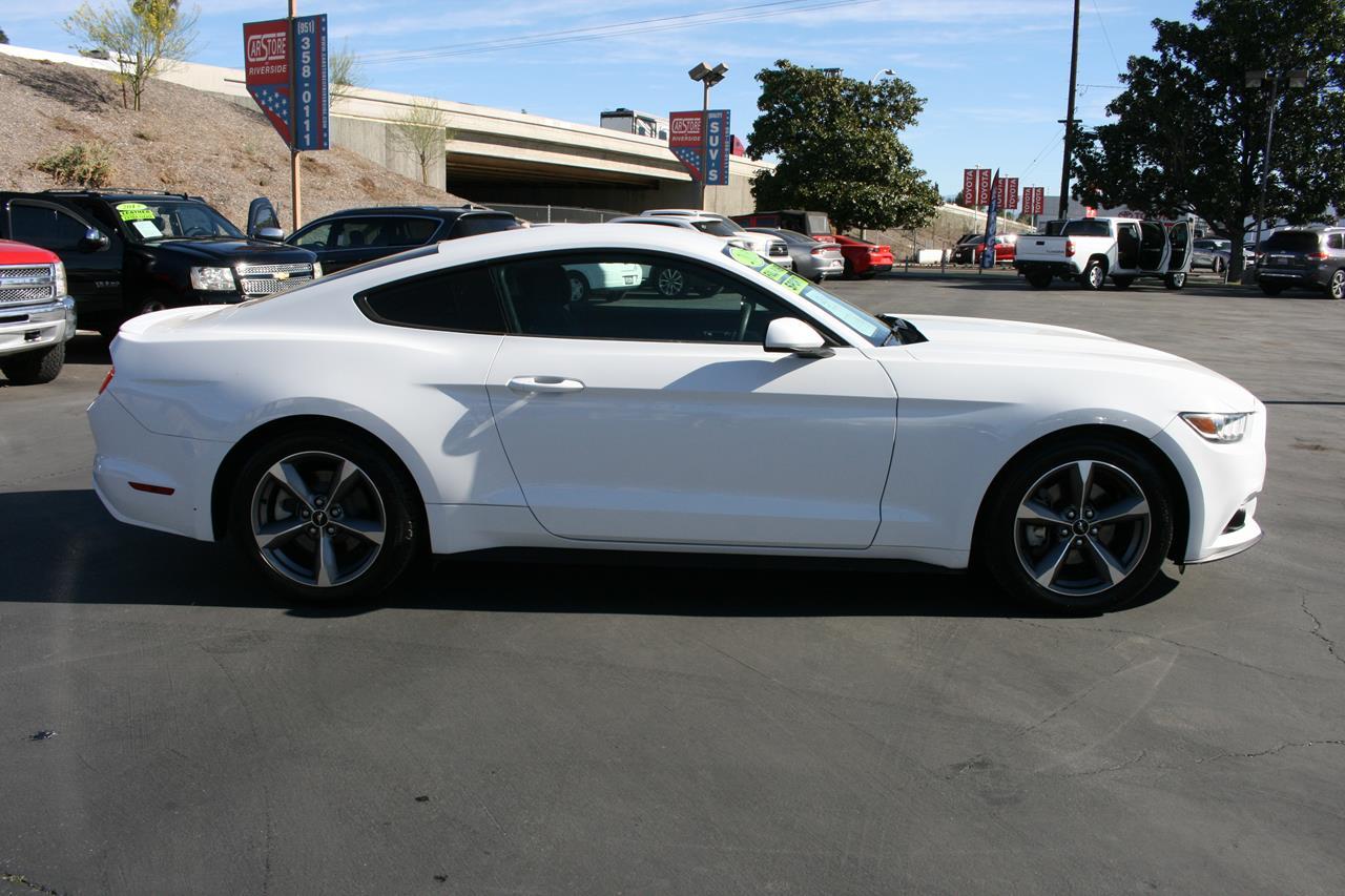 Ford Mustang 2dr Fastback V6 2015