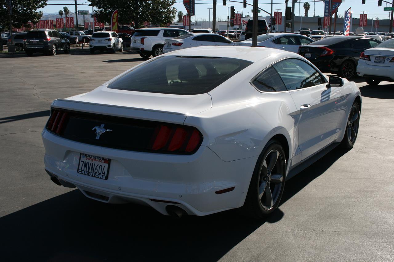 Ford Mustang 2dr Fastback V6 2015