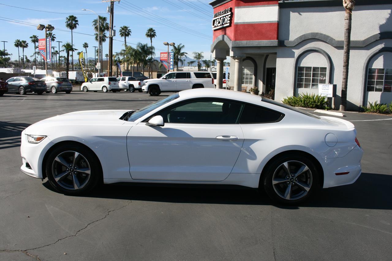 Ford Mustang 2dr Fastback V6 2015