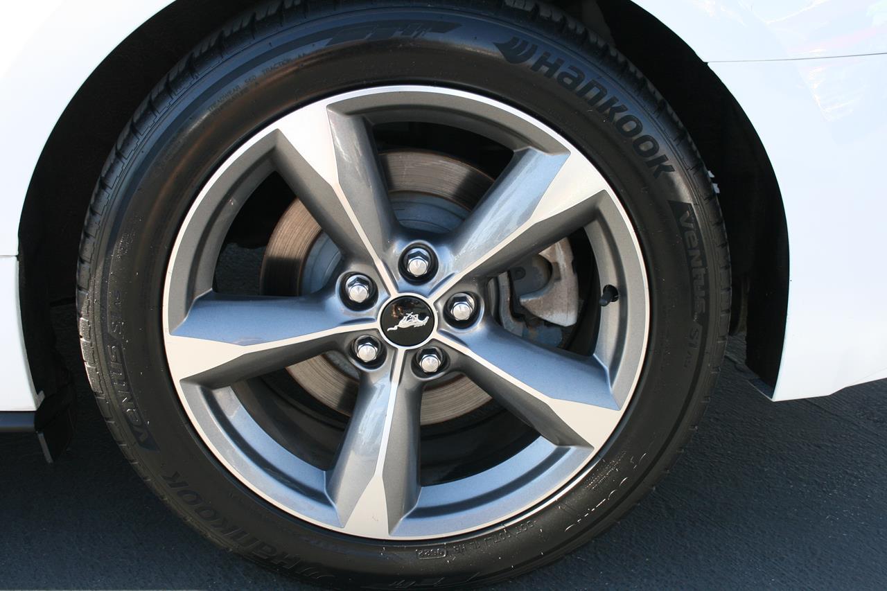 Ford Mustang 2dr Fastback V6 2015