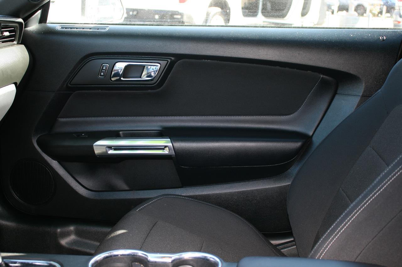 Ford Mustang 2dr Fastback V6 2015