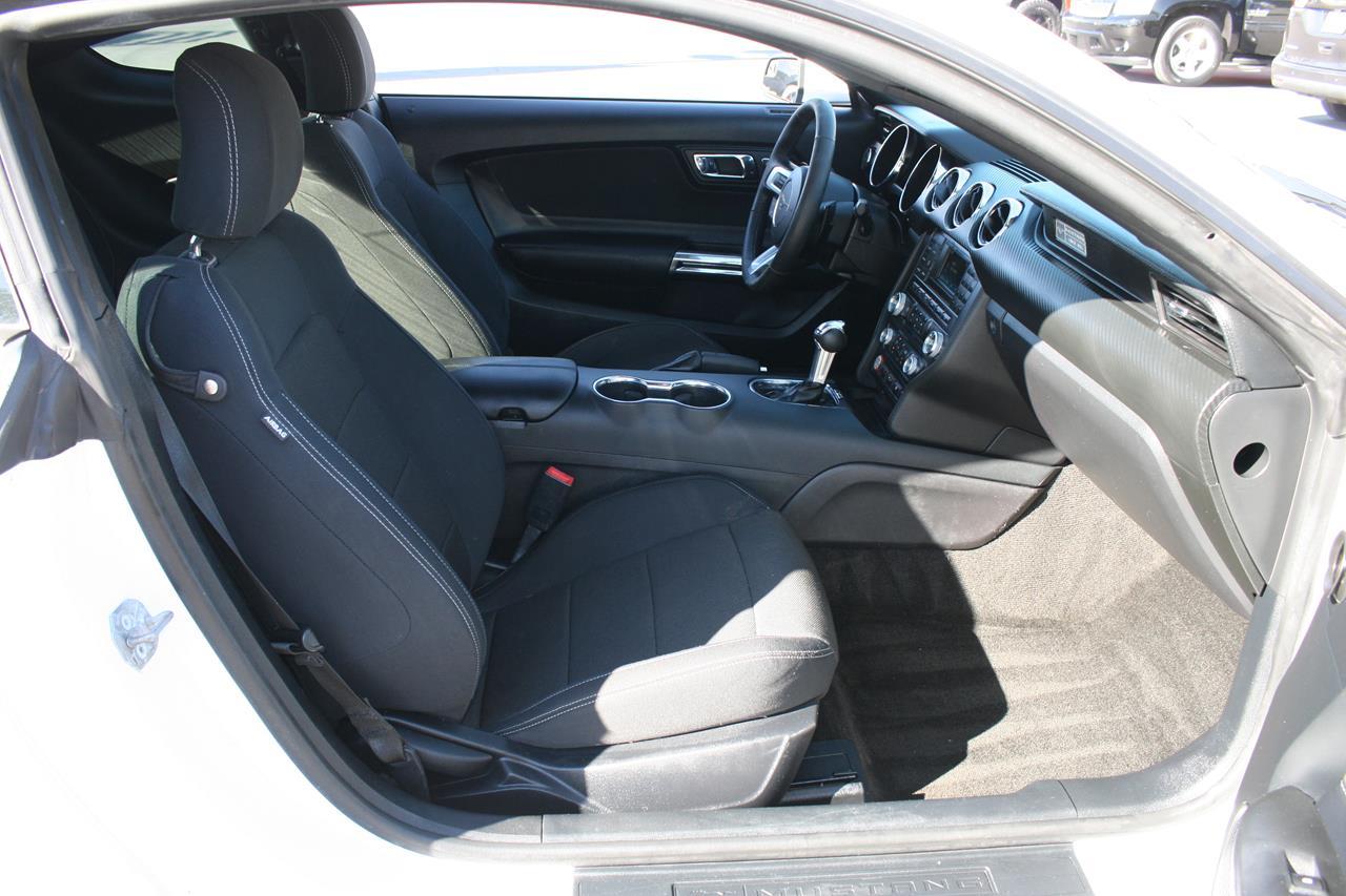 Ford Mustang 2dr Fastback V6 2015