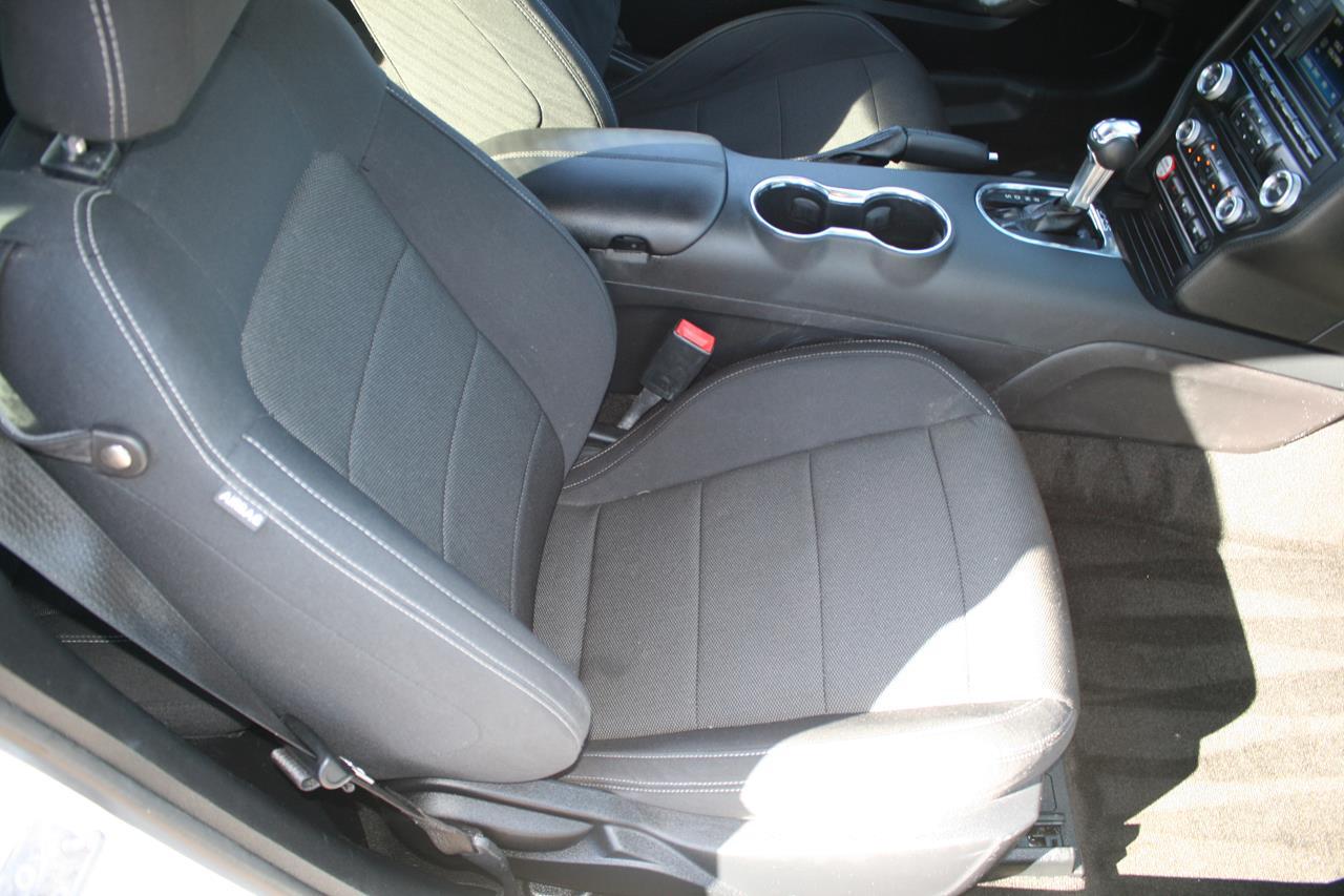 Ford Mustang 2dr Fastback V6 2015