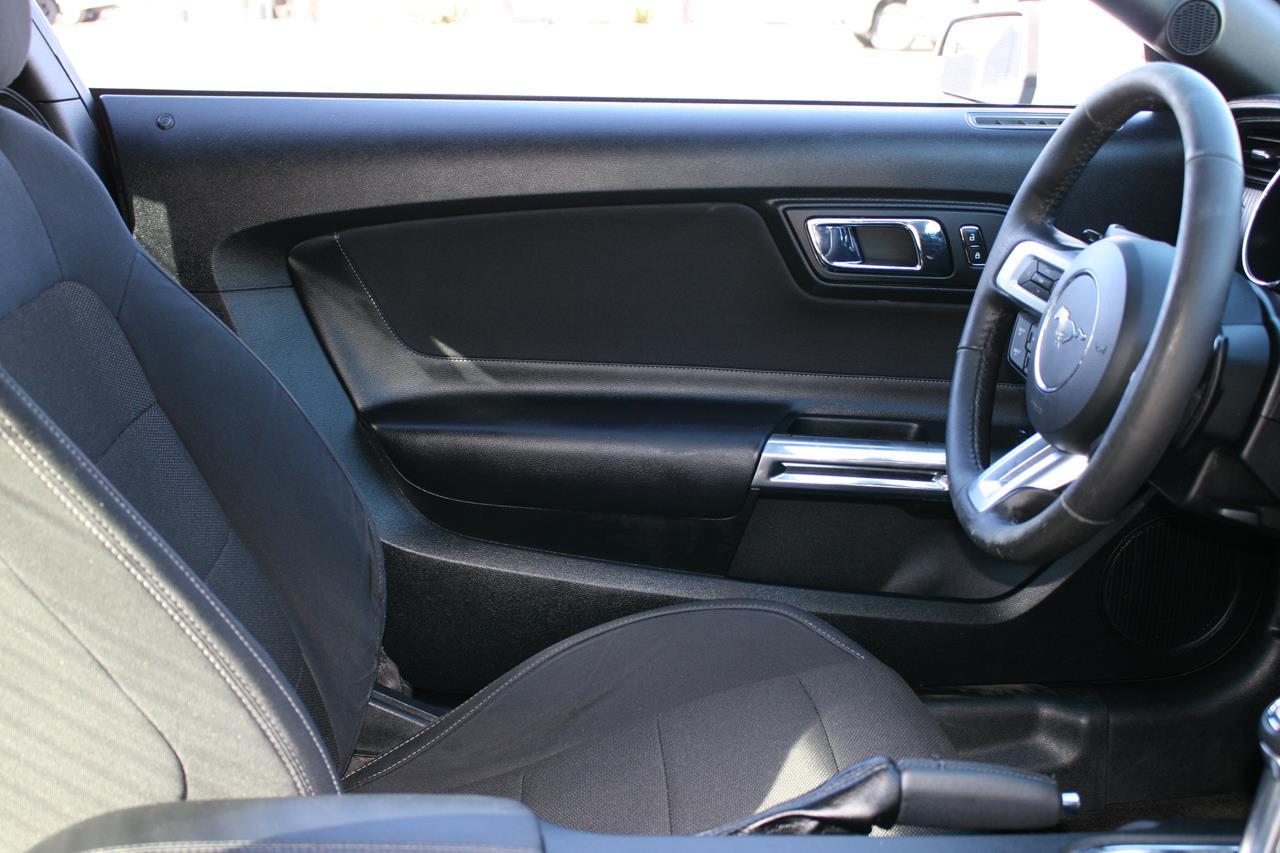 Ford Mustang 2dr Fastback V6 2015