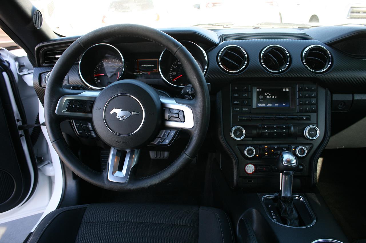 Ford Mustang 2dr Fastback V6 2015