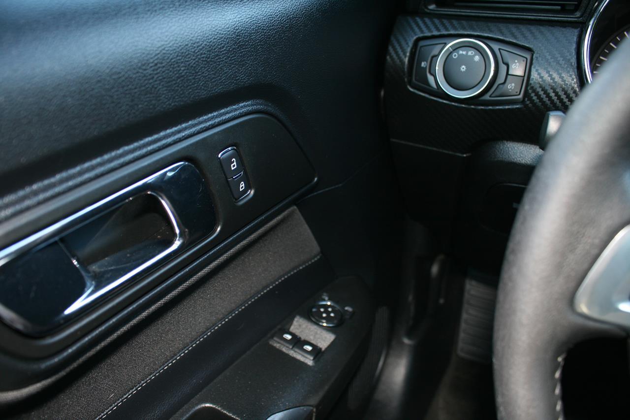 Ford Mustang 2dr Fastback V6 2015