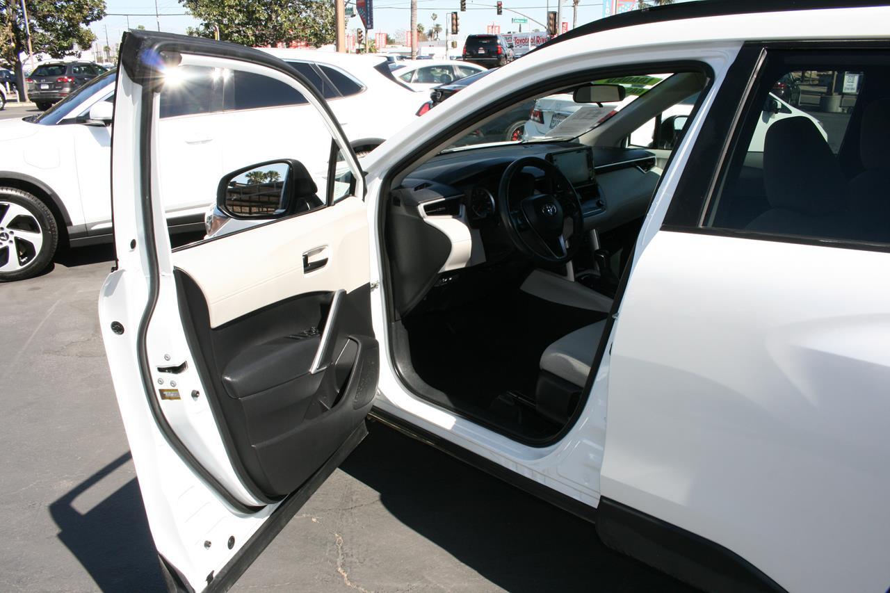 Toyota Corolla Cross LE 2WD (Natl) 2022