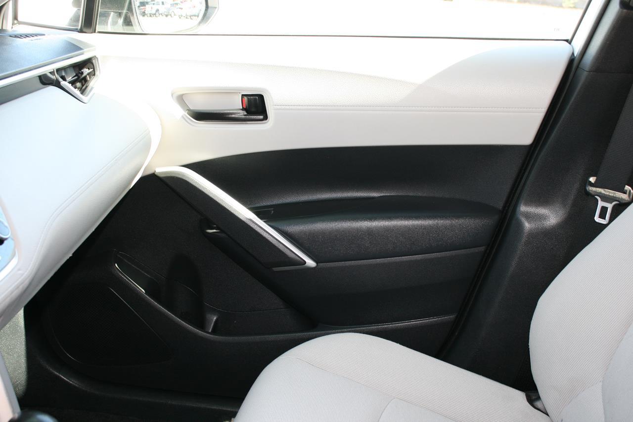 Toyota Corolla Cross LE 2WD (Natl) 2022