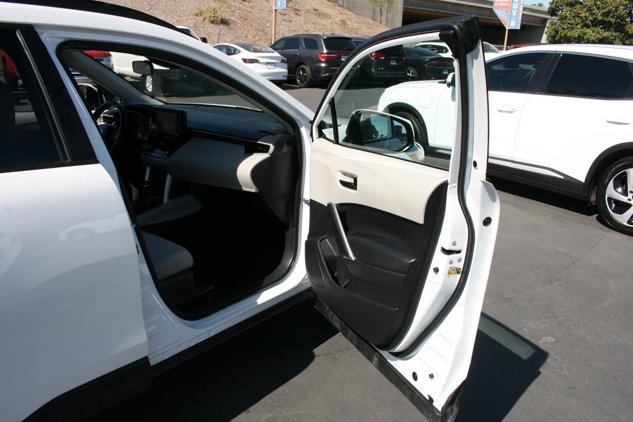 Toyota Corolla Cross LE 2WD (Natl) 2022