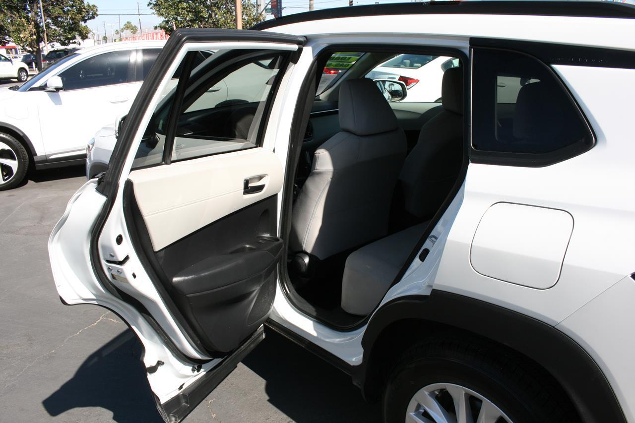 Toyota Corolla Cross LE 2WD (Natl) 2022