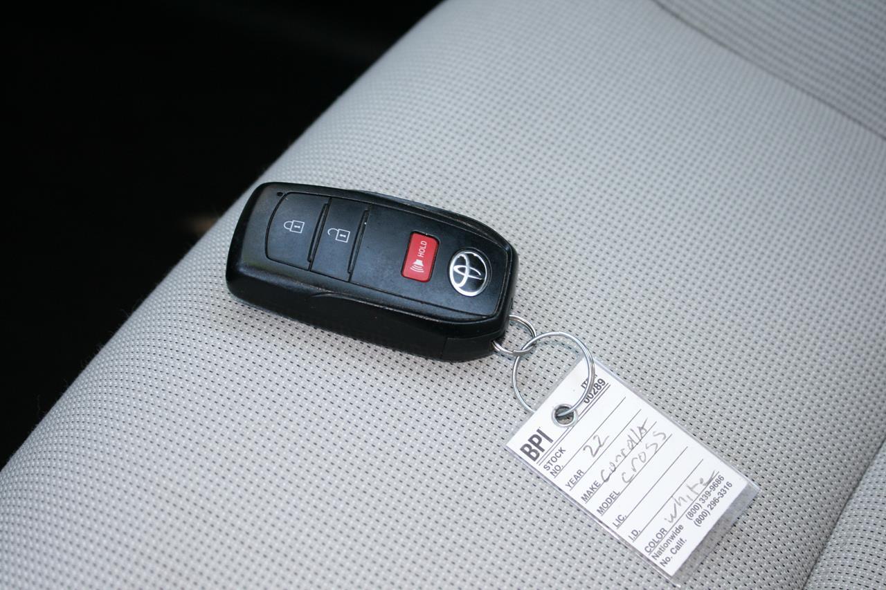 Toyota Corolla Cross LE 2WD (Natl) 2022