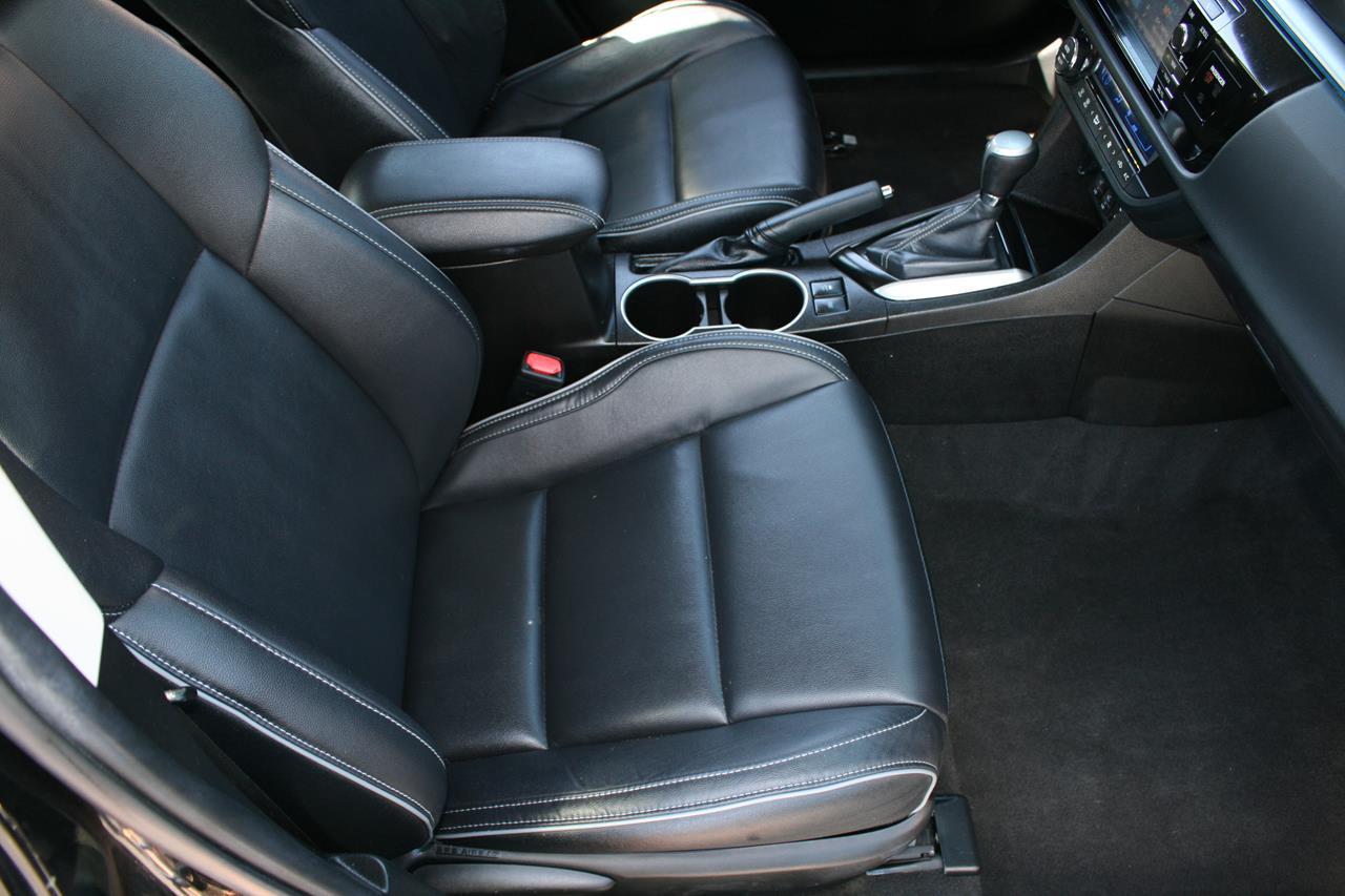 Toyota Corolla 4dr Sdn CVT S Premium (Natl) 2016