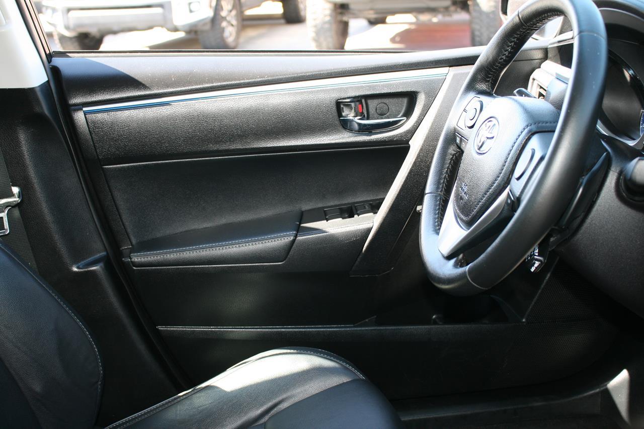 Toyota Corolla 4dr Sdn CVT S Premium (Natl) 2016