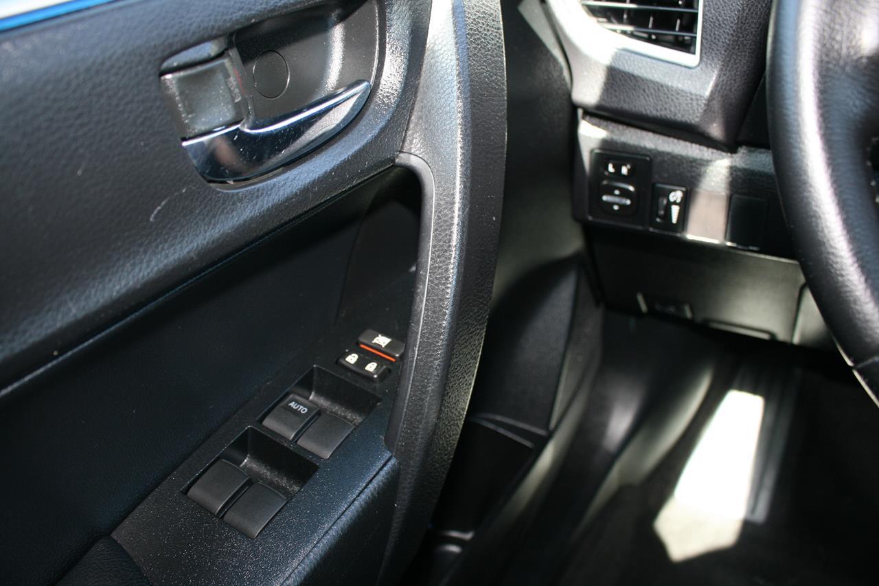 Toyota Corolla 4dr Sdn CVT S Premium (Natl) 2016