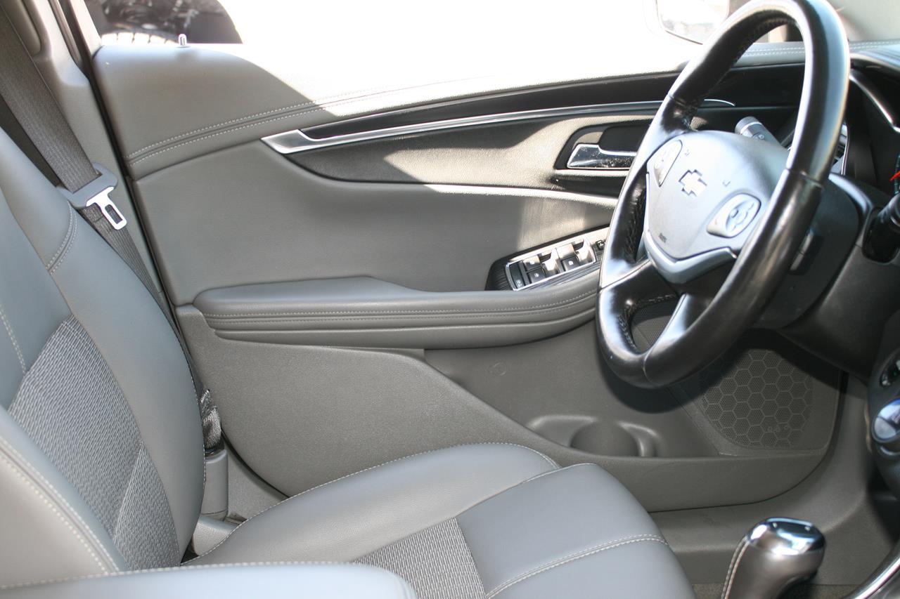 Chevrolet Impala 4dr Sdn LT w/1LT 2018