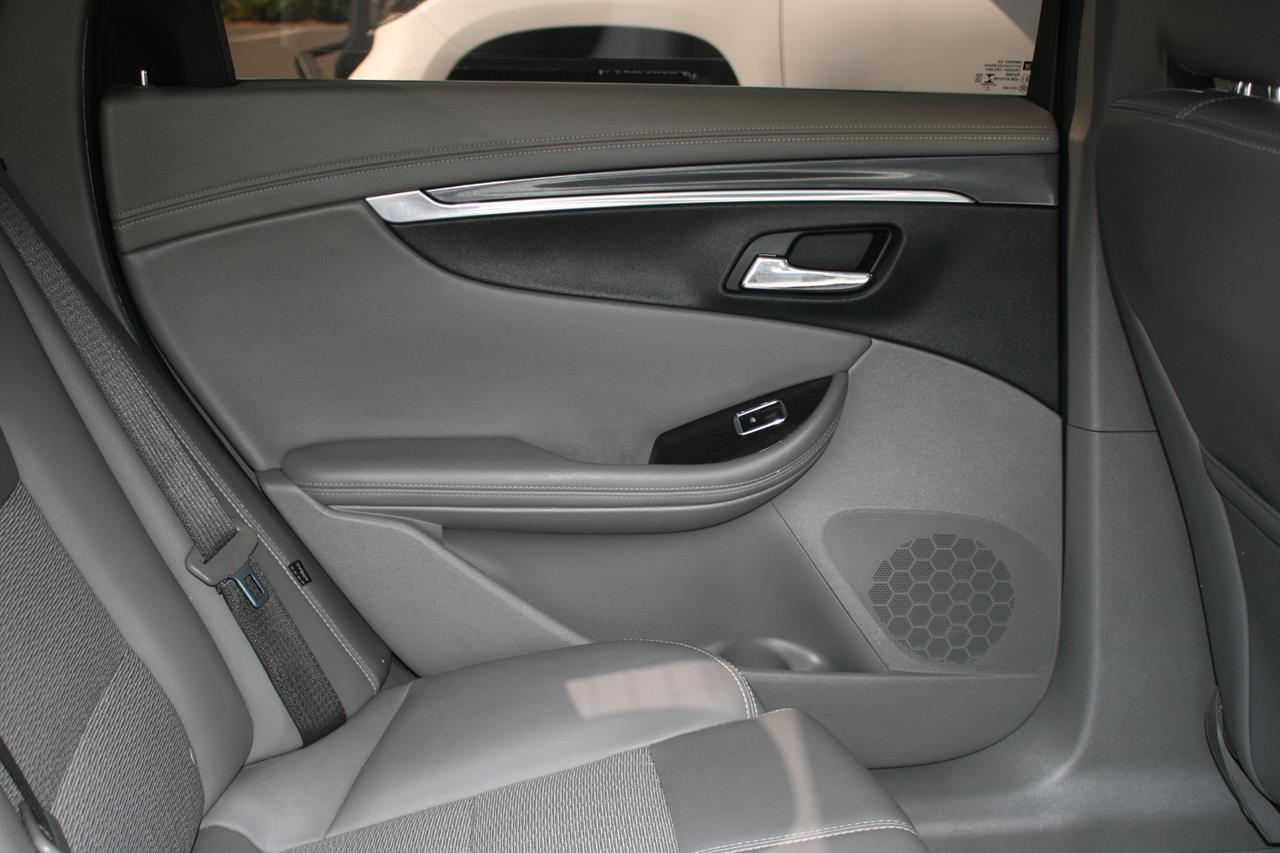 Chevrolet Impala 4dr Sdn LT w/1LT 2018