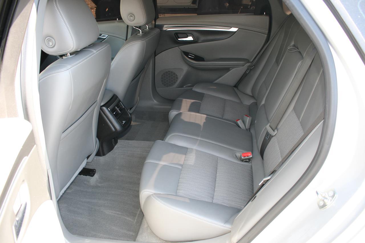 Chevrolet Impala 4dr Sdn LT w/1LT 2018