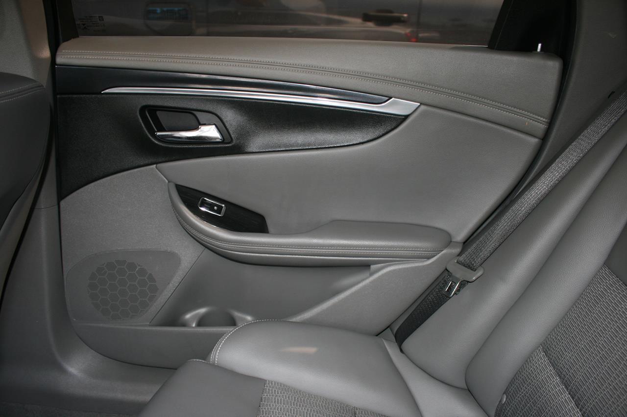 Chevrolet Impala 4dr Sdn LT w/1LT 2018