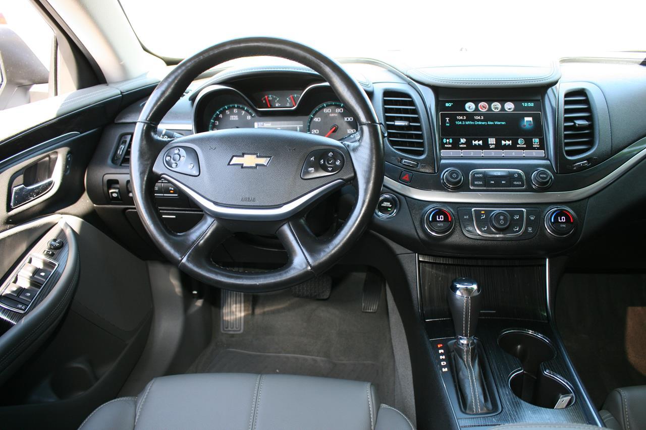 Chevrolet Impala 4dr Sdn LT w/1LT 2018