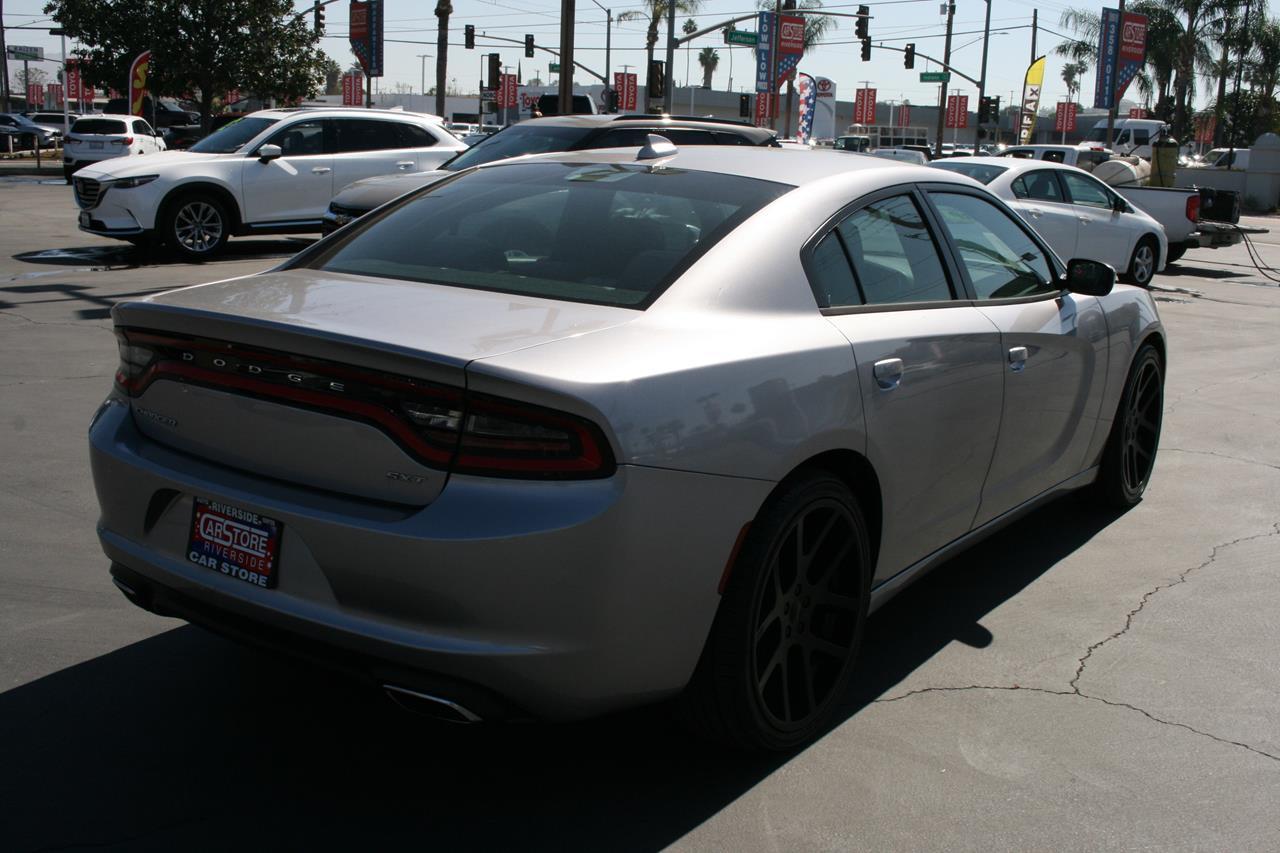Dodge Charger 4dr Sdn SXT RWD 2015