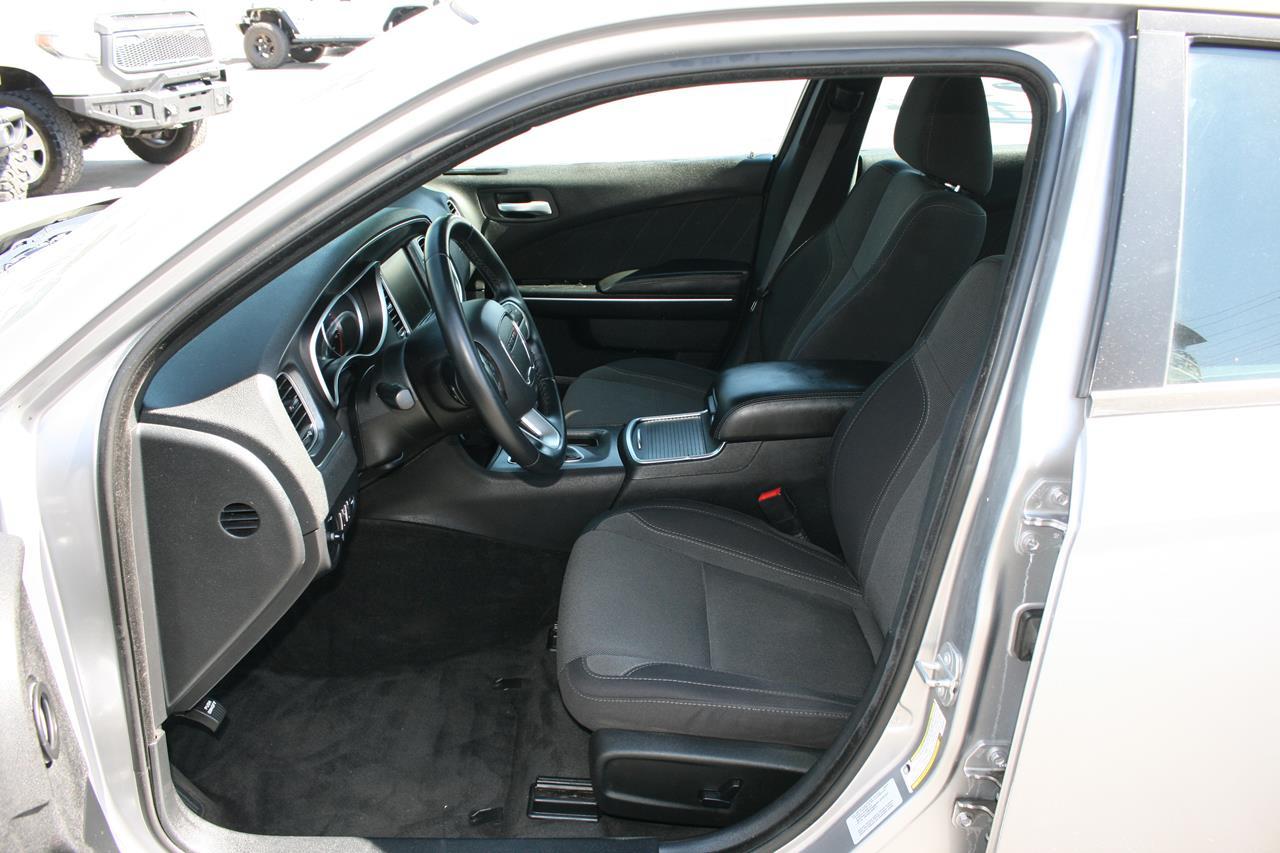 Dodge Charger 4dr Sdn SXT RWD 2015