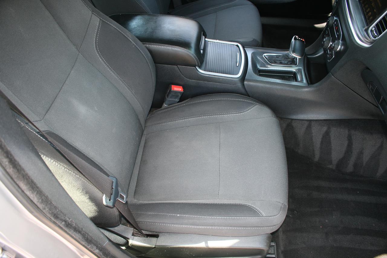 Dodge Charger 4dr Sdn SXT RWD 2015