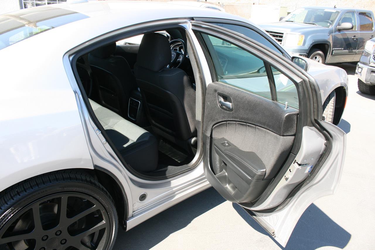 Dodge Charger 4dr Sdn SXT RWD 2015