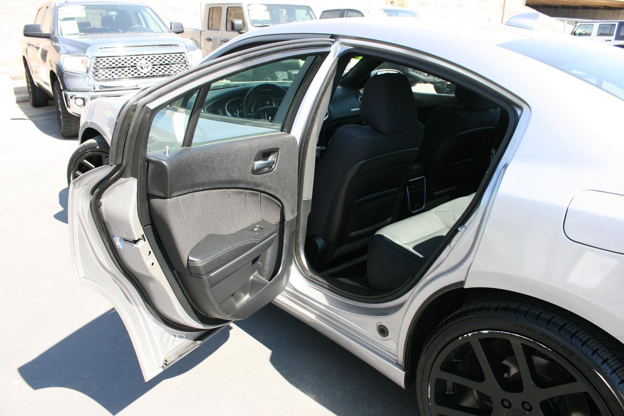 Dodge Charger 4dr Sdn SXT RWD 2015