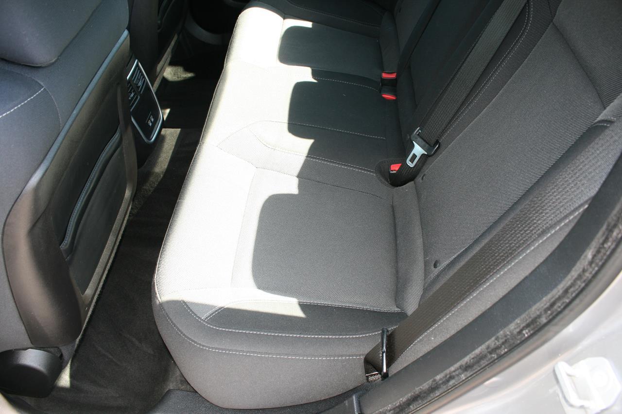 Dodge Charger 4dr Sdn SXT RWD 2015