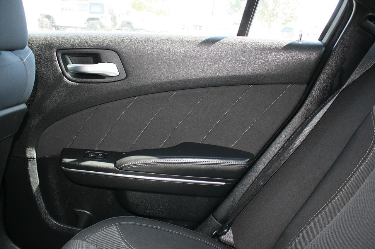 Dodge Charger 4dr Sdn SXT RWD 2015