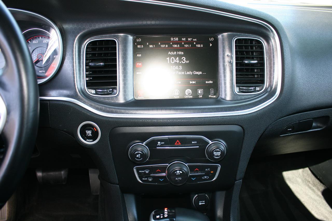 Dodge Charger 4dr Sdn SXT RWD 2015