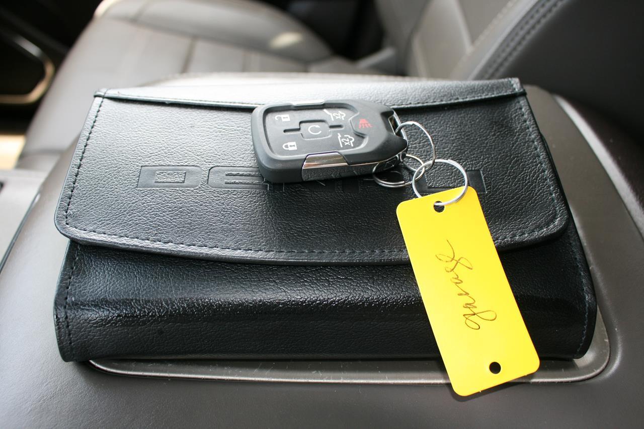 GMC Yukon 4WD 4dr Denali 2015