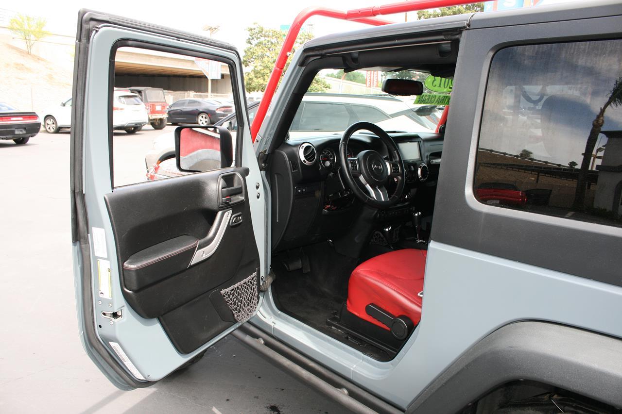 Jeep Wrangler 4WD 2dr Rubicon 10th Anniversary 2013