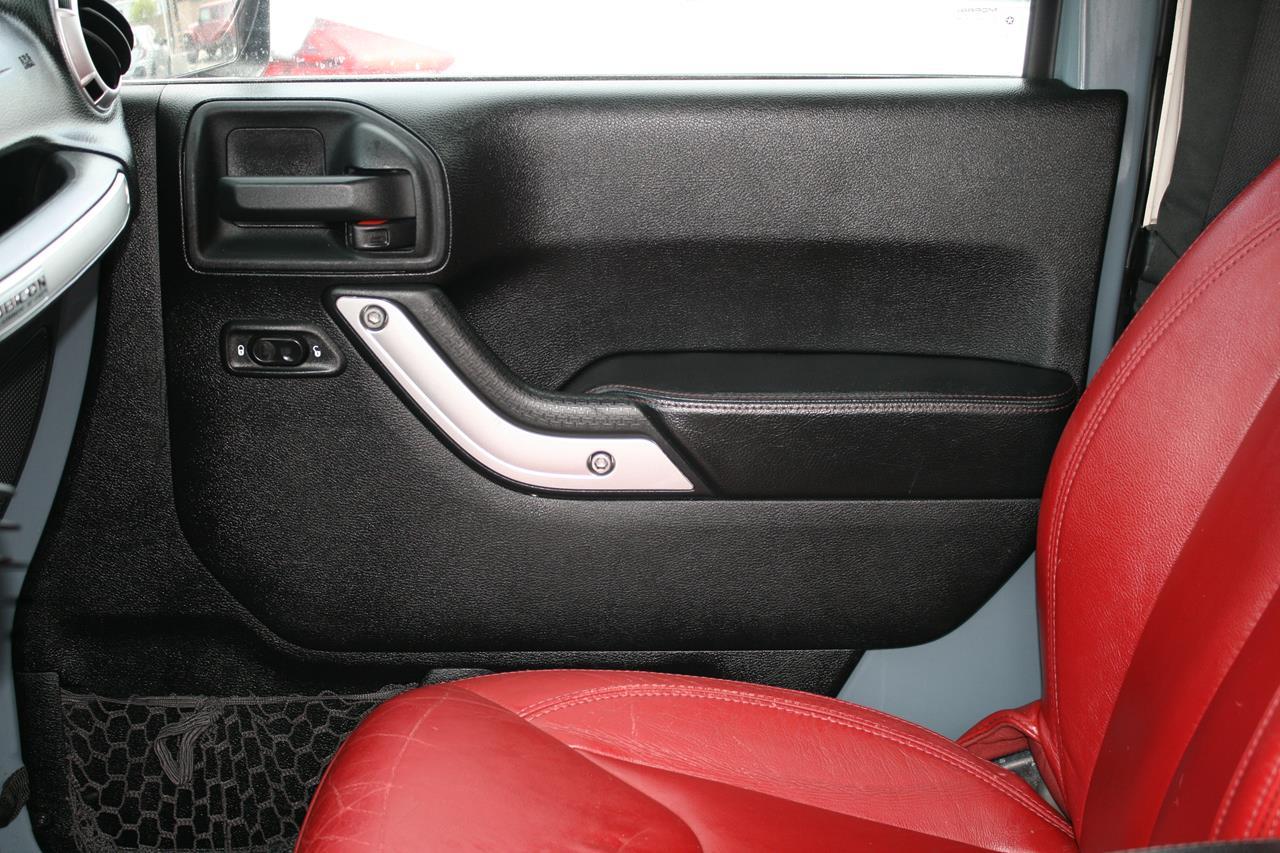 Jeep Wrangler 4WD 2dr Rubicon 10th Anniversary 2013