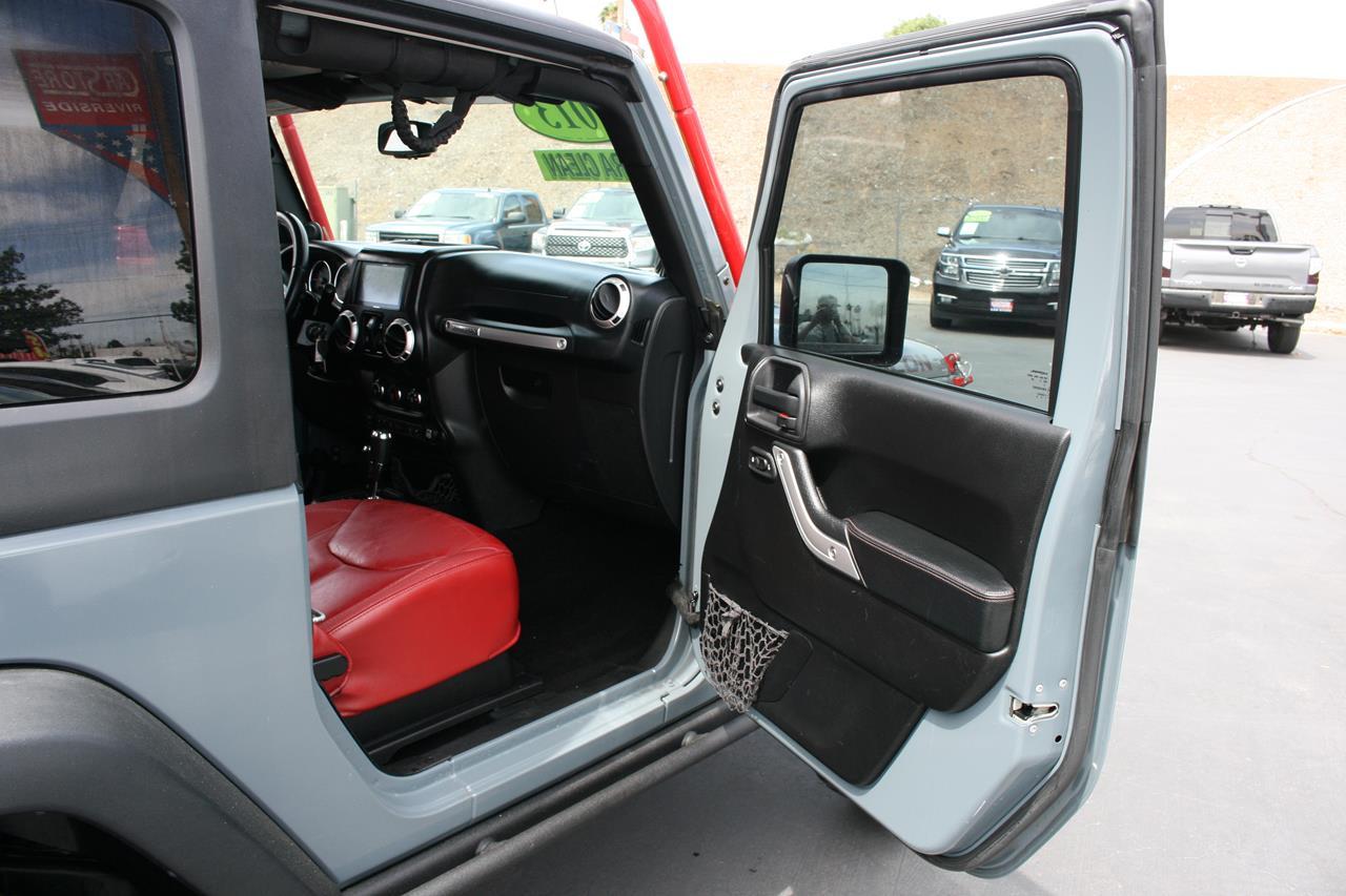 Jeep Wrangler 4WD 2dr Rubicon 10th Anniversary 2013