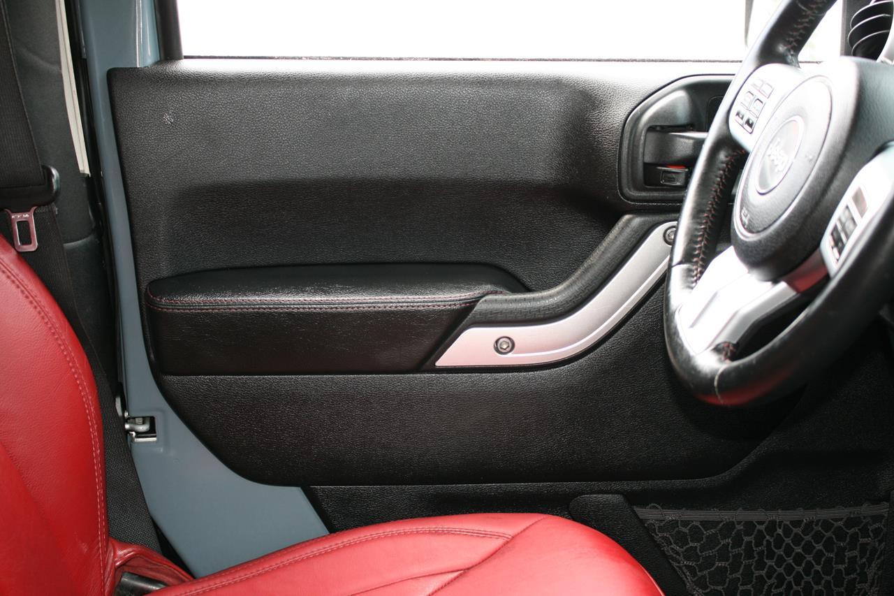 Jeep Wrangler 4WD 2dr Rubicon 10th Anniversary 2013