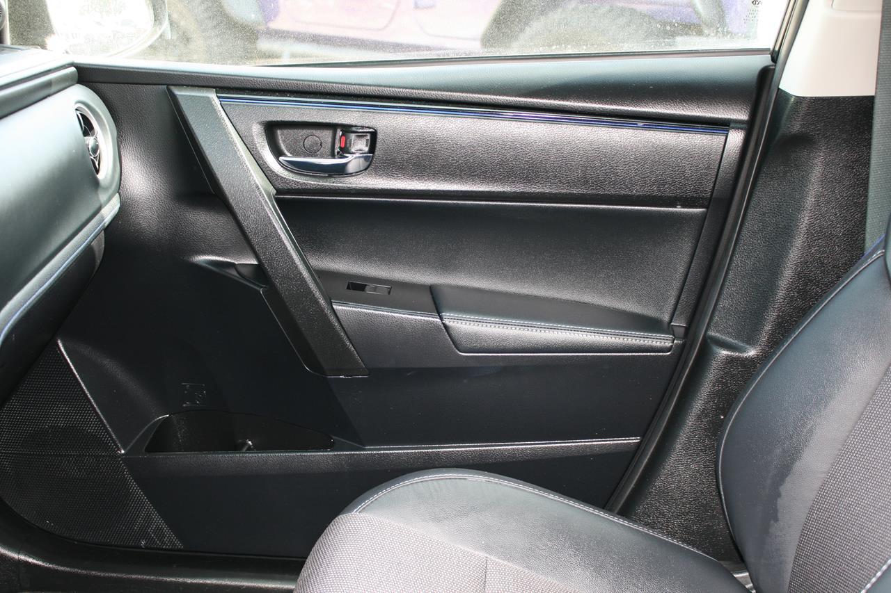 Toyota Corolla SE CVT (Natl) 2019