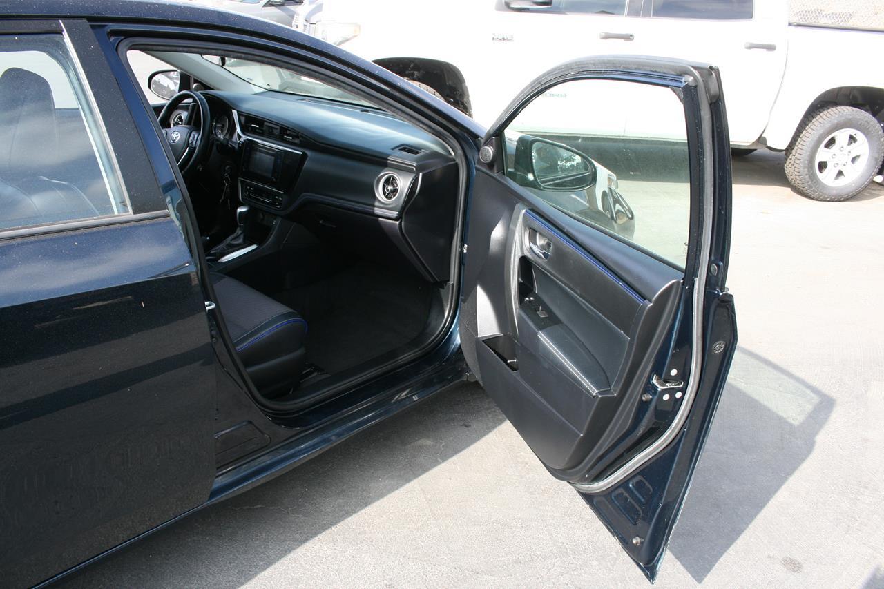 Toyota Corolla SE CVT (Natl) 2019