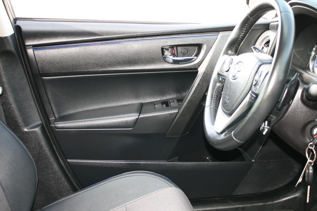 Toyota Corolla SE CVT (Natl) 2019