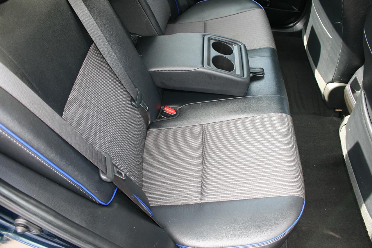 Toyota Corolla SE CVT (Natl) 2019