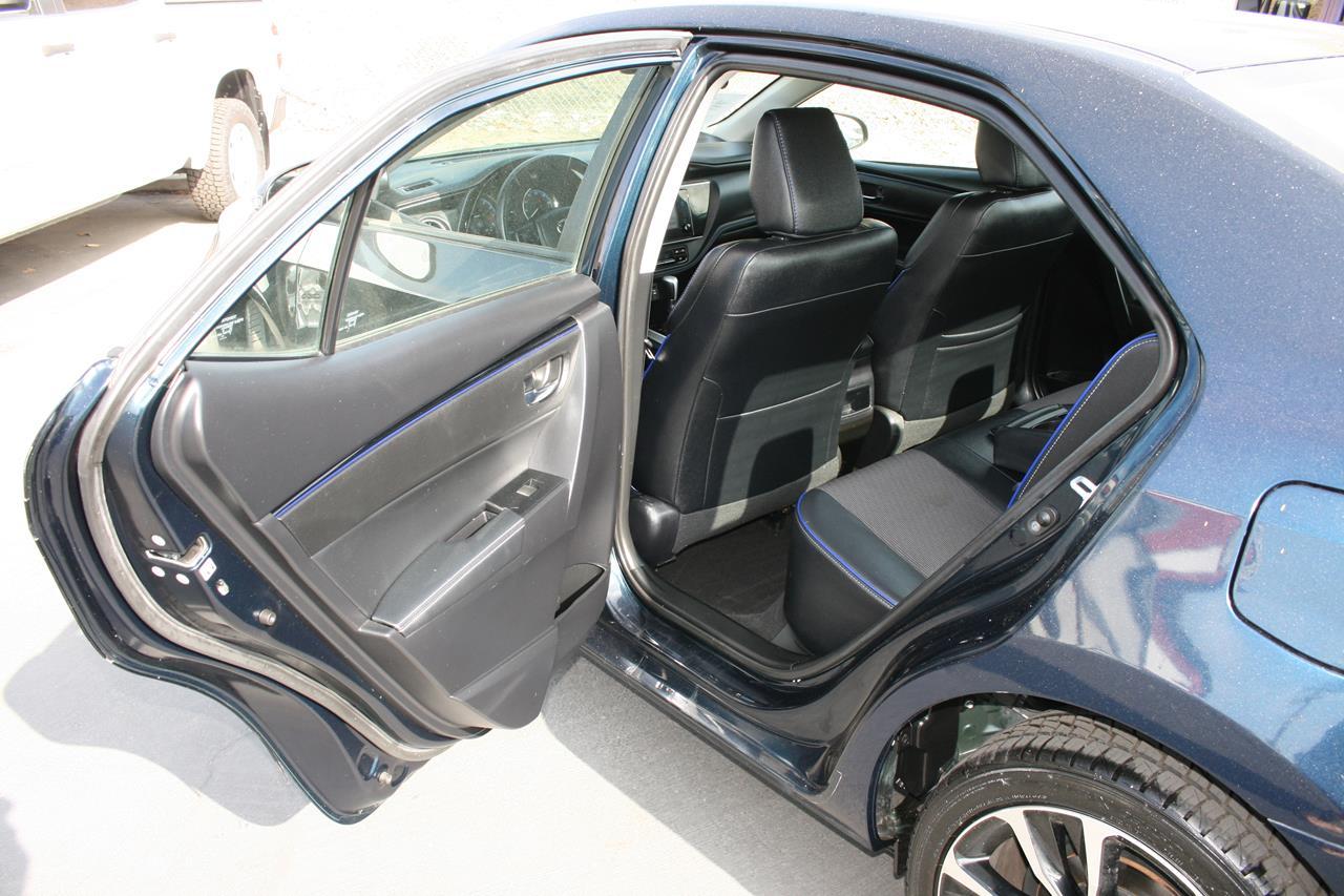 Toyota Corolla SE CVT (Natl) 2019