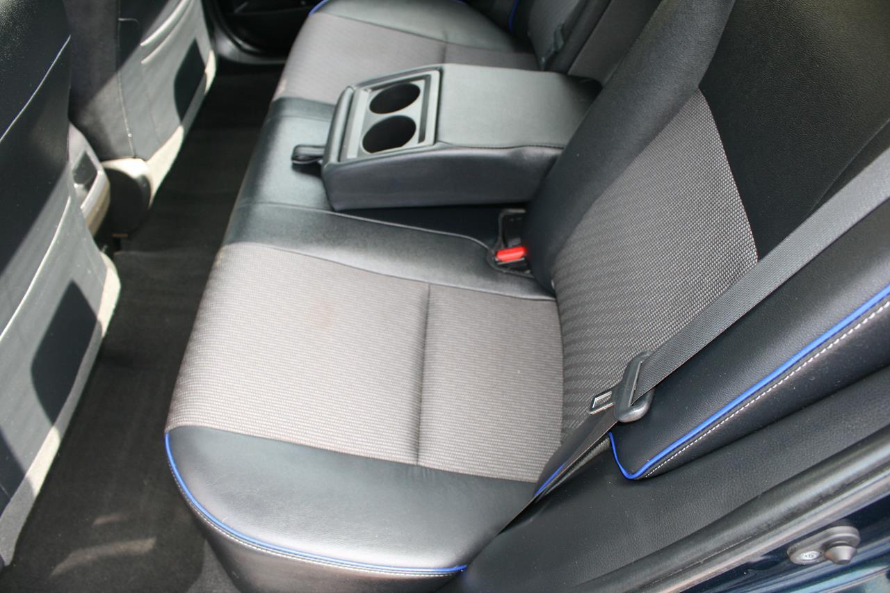 Toyota Corolla SE CVT (Natl) 2019