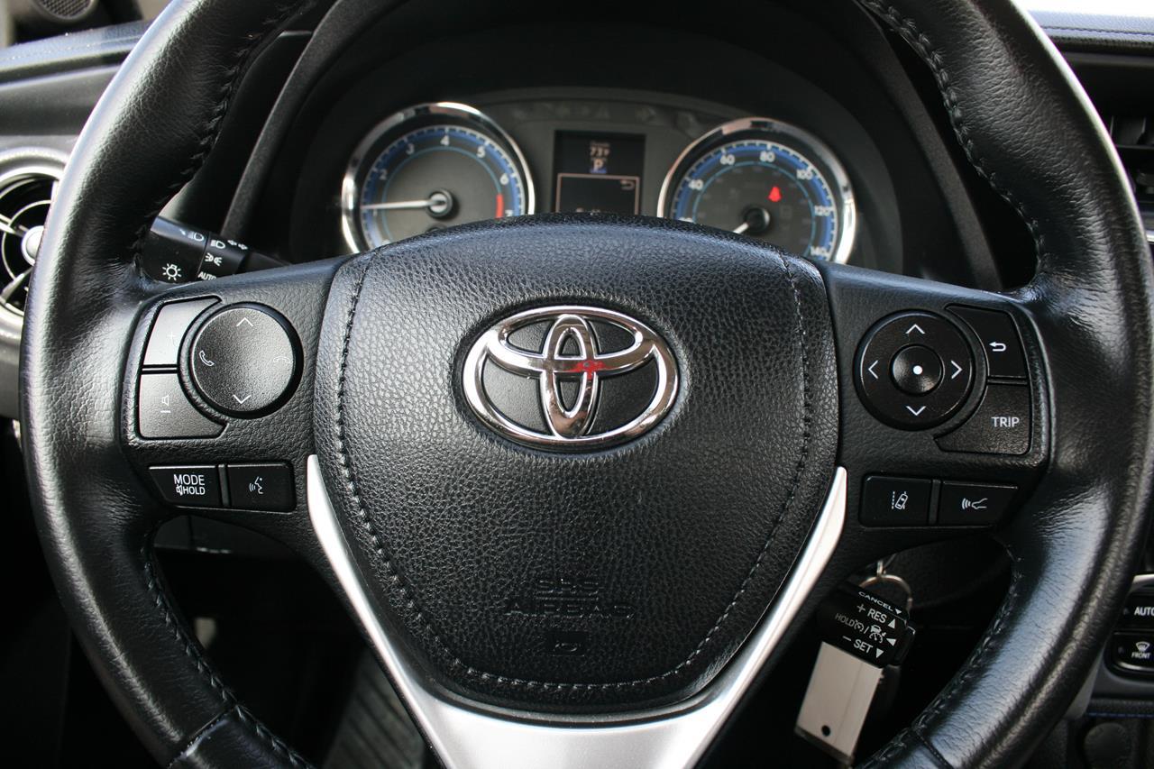 Toyota Corolla SE CVT (Natl) 2019