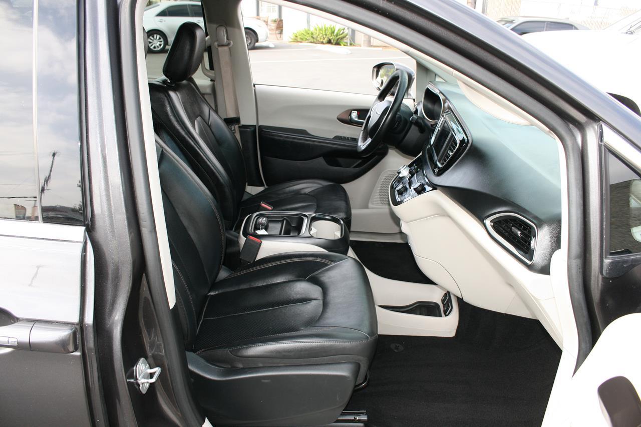 Chrysler Pacifica Touring L FWD 2019