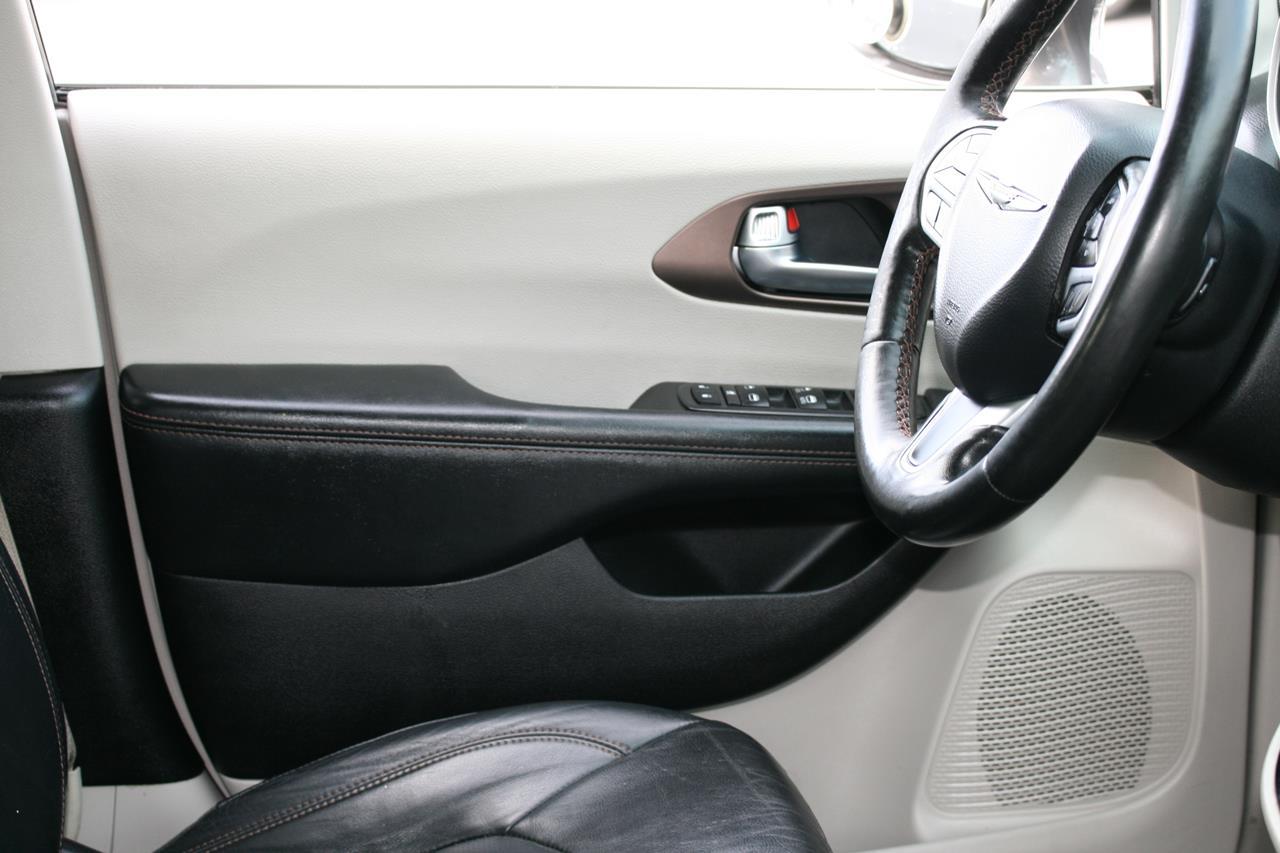 Chrysler Pacifica Touring L FWD 2019