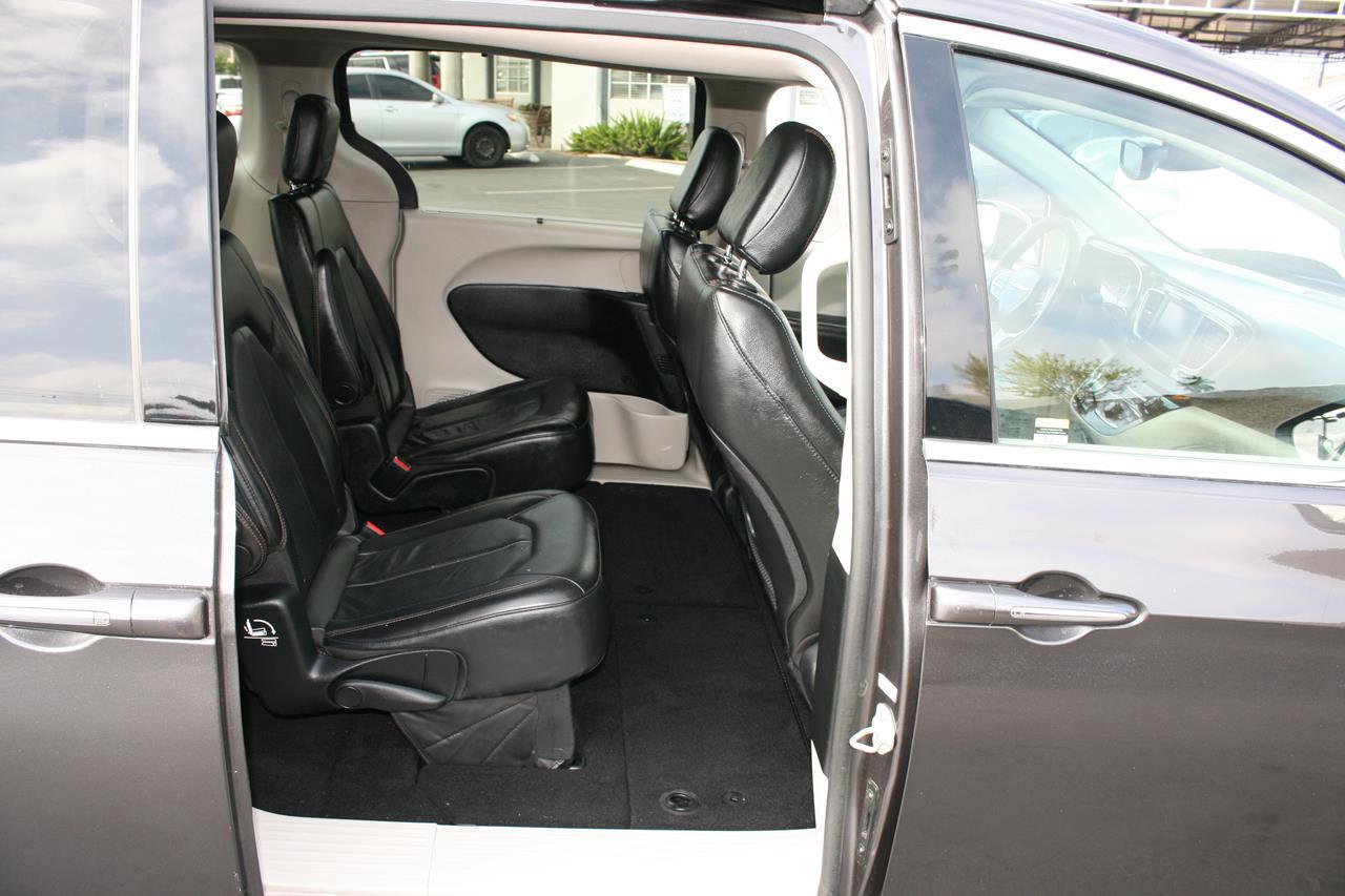 Chrysler Pacifica Touring L FWD 2019