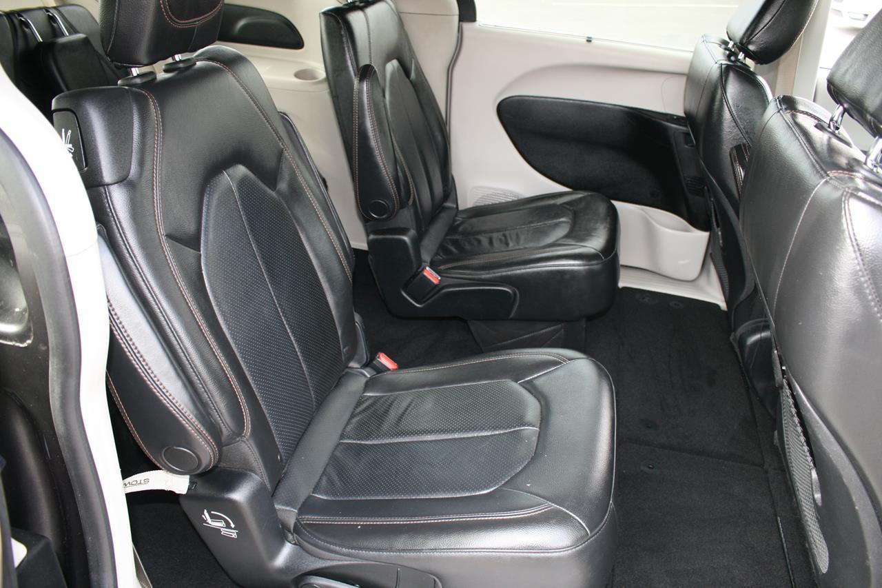 Chrysler Pacifica Touring L FWD 2019