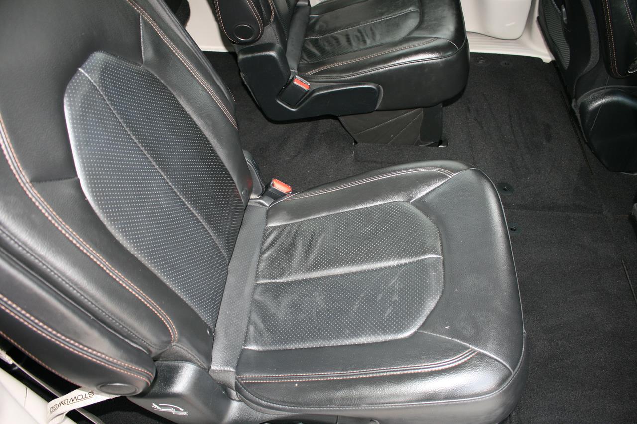 Chrysler Pacifica Touring L FWD 2019