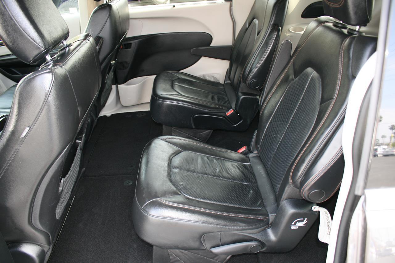 Chrysler Pacifica Touring L FWD 2019