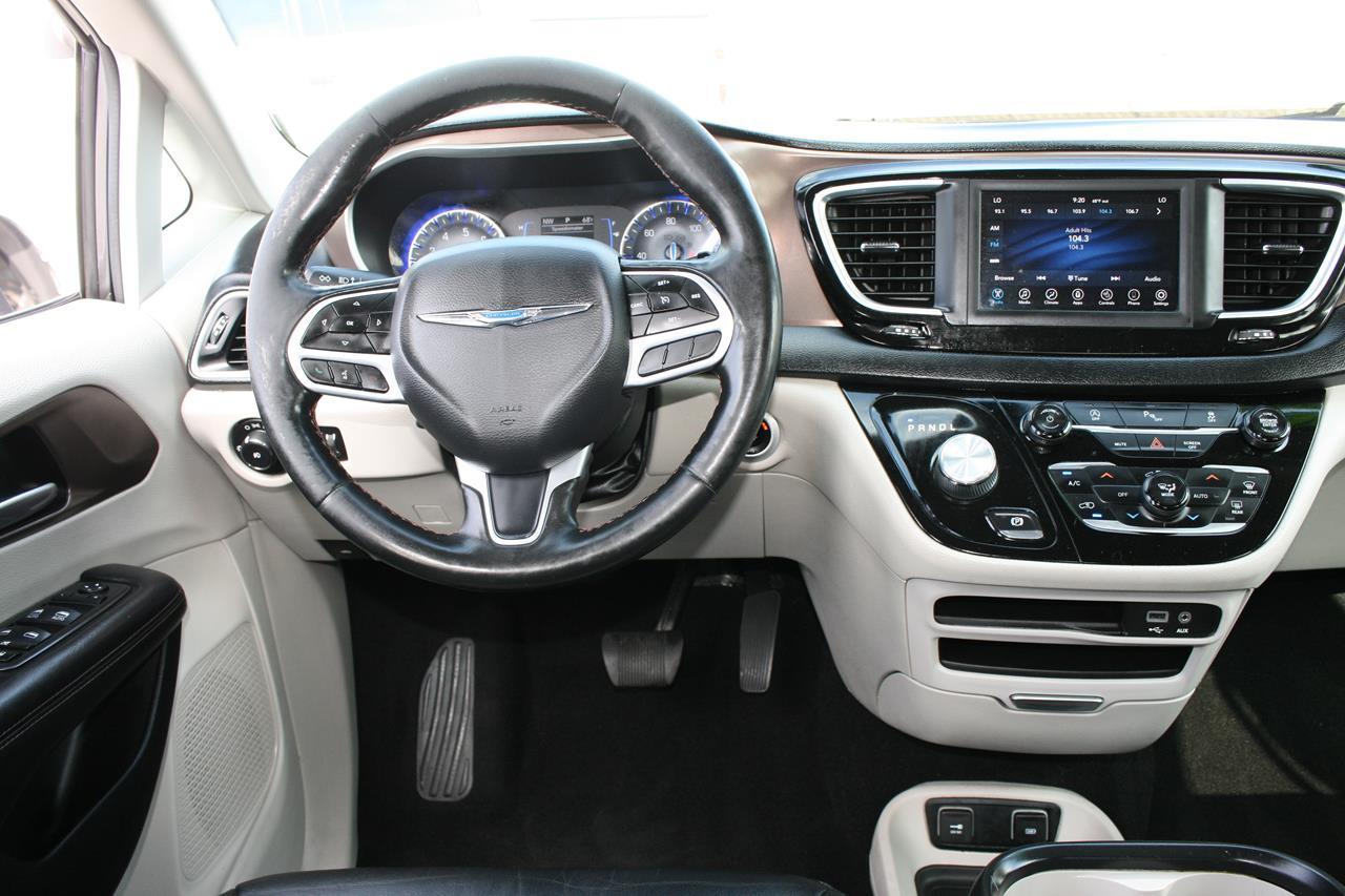 Chrysler Pacifica Touring L FWD 2019